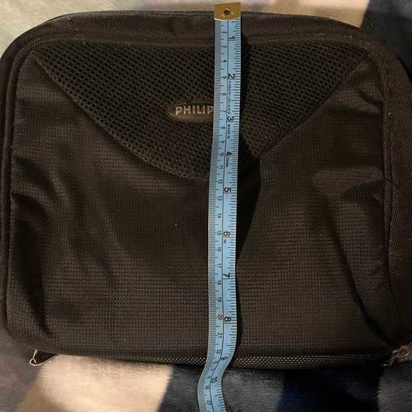 Portable DVD Case - Picture 3 of 6